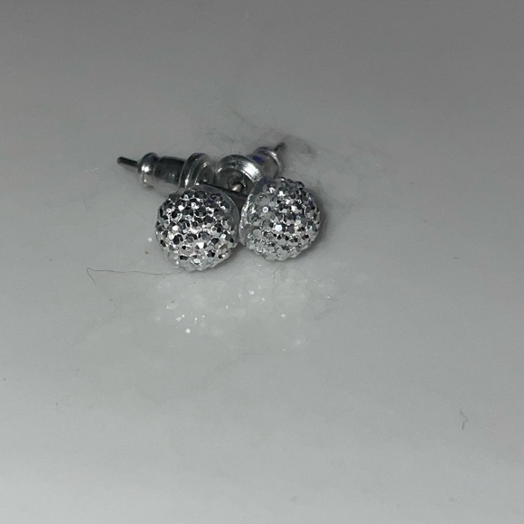 Silver sparkle studs - Picture 1 of 1